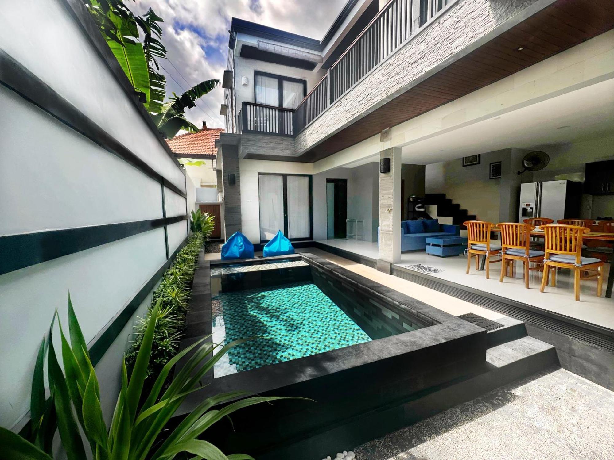 Villa Deja View