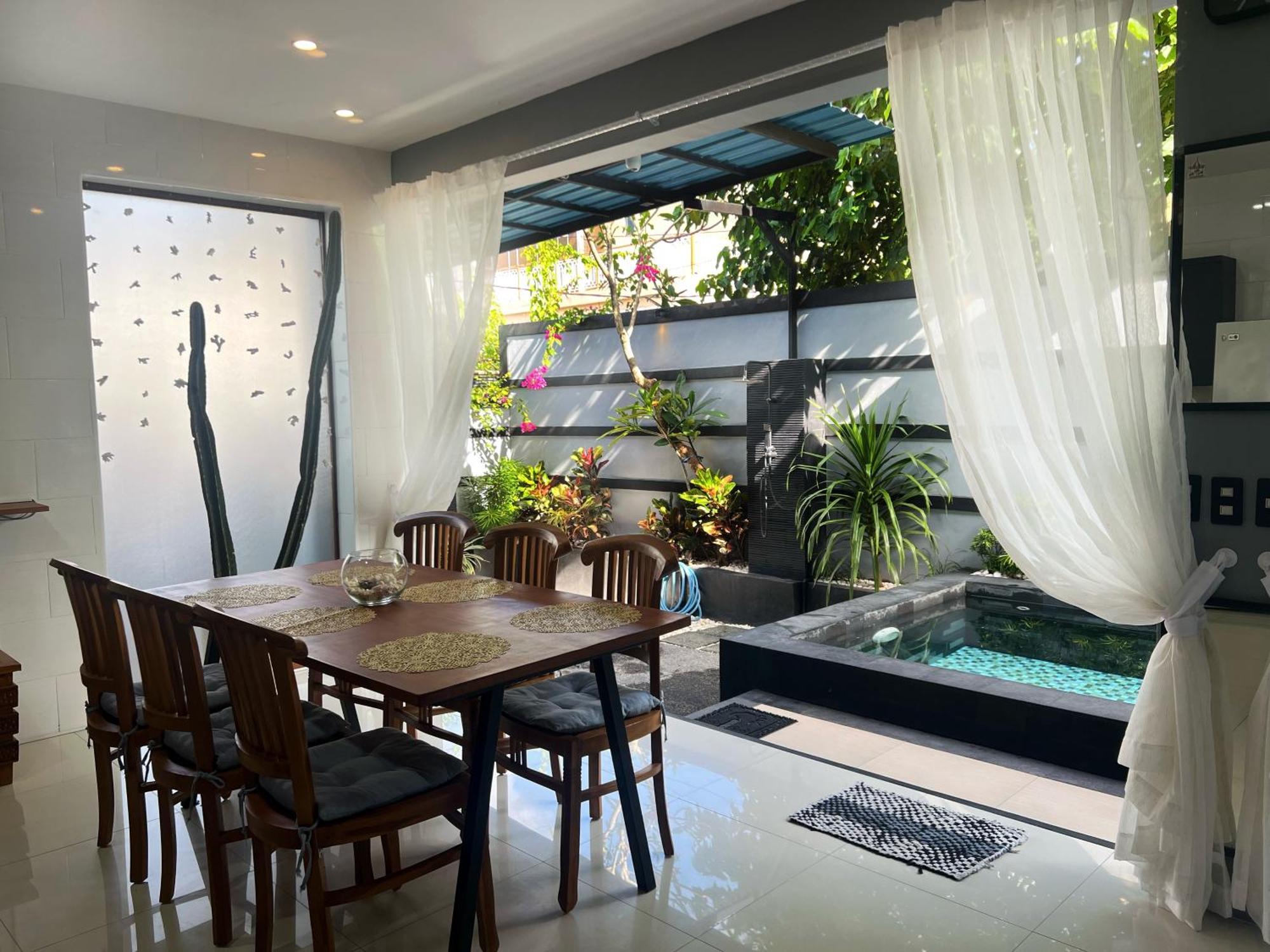 Villa Deja View